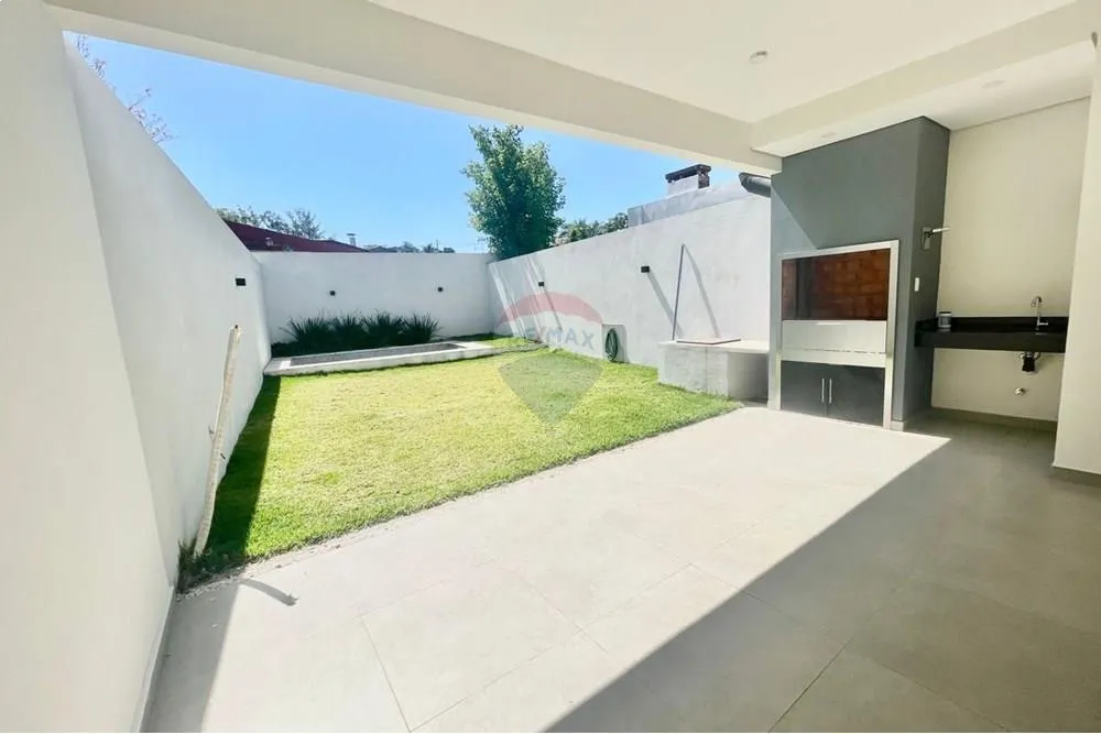 VENDO DUPLEX CPATIO Y PISCINA, 3 HAB.EN LOMA PYTA BO.LAS COLINAS — Foto 2