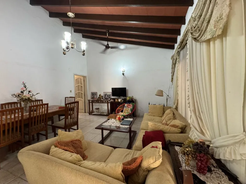 VENDO CASA EN PLANTA BAJA ZONA AVDA. BRUNO GUGGIARI, BELLA VISTA — foto 2