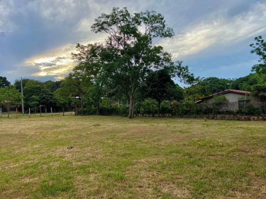 EN VENTA TERRENO DE 1.200 m² EN EL CENTRO DE ALTOS, CORDILLERA — foto 3