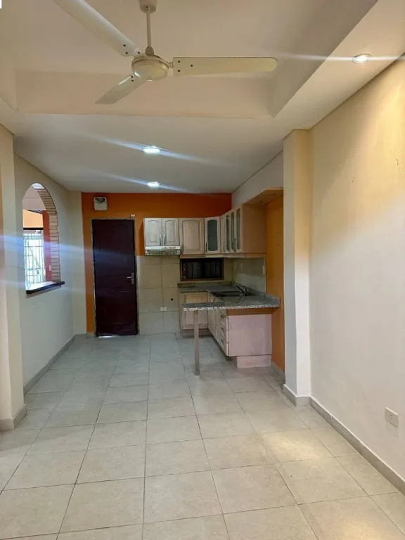 ALQUILO CASA EN LAS MERCEDES — Foto 2