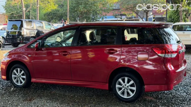 Toyota Wish 2011 — foto 6
