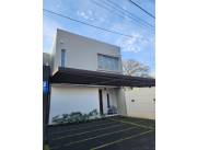ALQUILO DUPLEX AMOBLADO LUQUE COD 6399