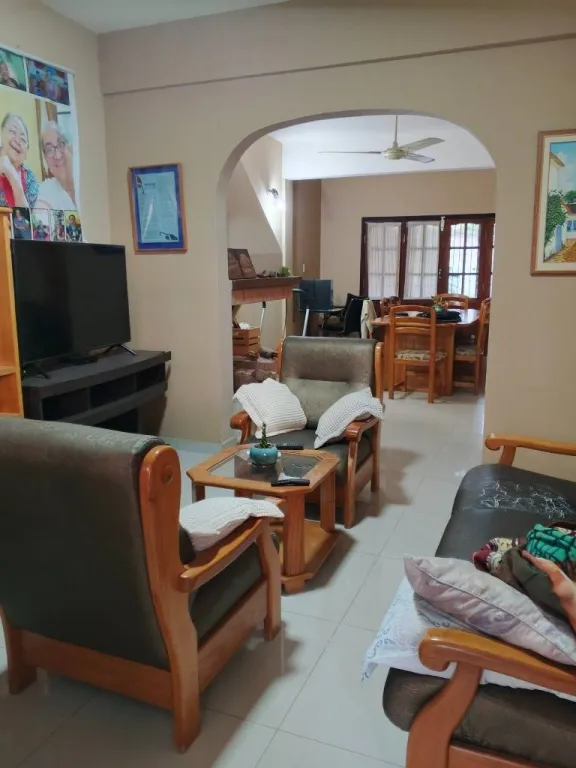 VENDO CASA AMPLIA 3 DORMITORIOS EN SAN VICENTE ASUNCION — foto 3
