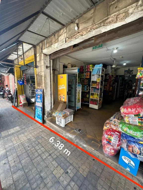 EN VENTA! PROPIEDAD EN MERCADO 4 ( LOCAL COMERCIAL +DEPOSITO+DEPARTAMENTO) — foto 2
