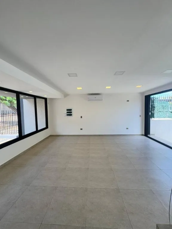 VENDO DUPLEX 3 DORMITORIOS EN LAMBARE ZONA RESIDENCIAL SANTA ROSA — foto 2