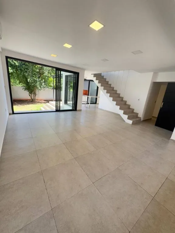 VENDO DUPLEX 3 DORMITORIOS EN LAMBARE ZONA RESIDENCIAL SANTA ROSA — foto 3