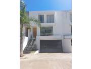 Triplex en Barrio Cerrado con Piscina – Lambaré (Mbáracayú)