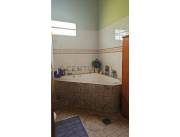 G 680.000.000 Magnífica casa de dos pisos en venta en san lorenzo