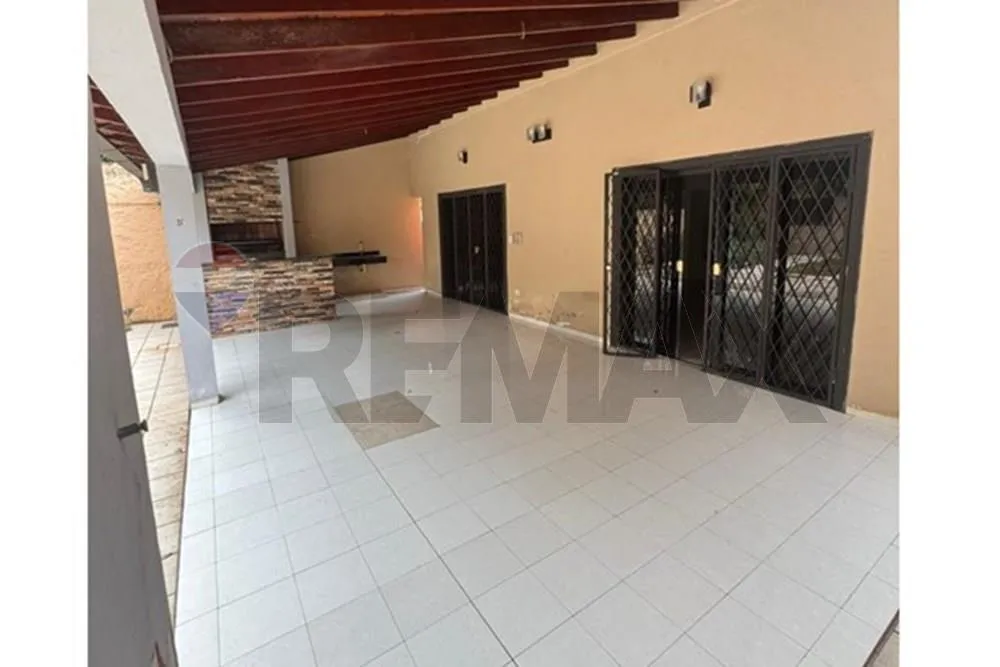 EN VENTA CASA EN CENTRO URBANO DE LAMBARÉ!!! — foto 3