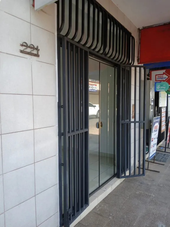 Hermoso Local en Fndo de la Mora-Zona Sur — foto 2