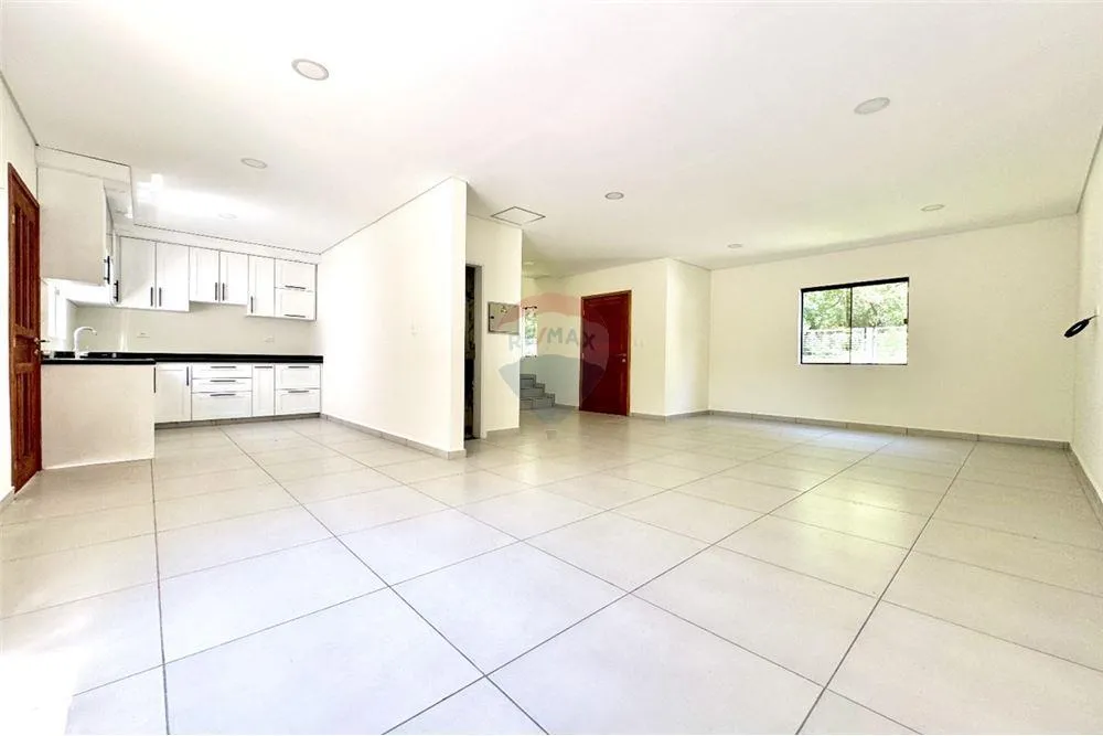 En Venta - Casa -Luque, Central, Paraguay — foto 2