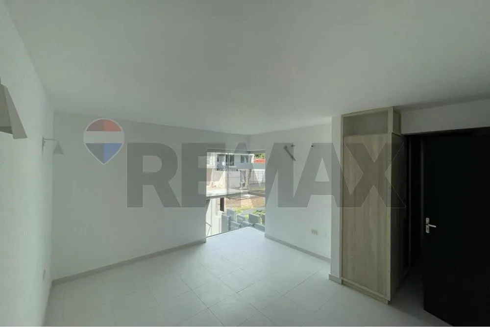 Dúplex en venta en Parques del Yacht, Lambaré — foto 3