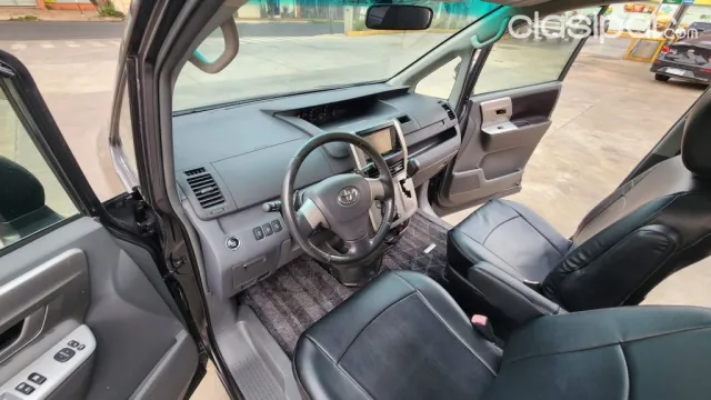 Toyota Noah 2009 — foto 6
