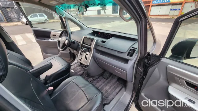 Toyota Noah 2009 - foto 8
