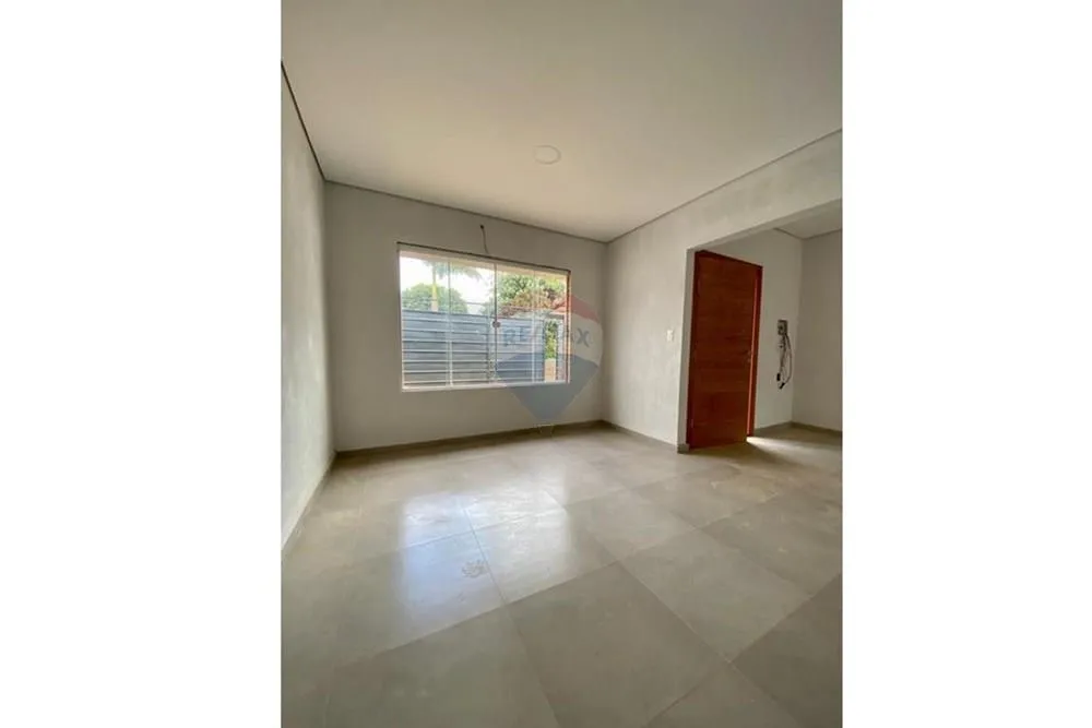 VENTA DUPLEX DE 1 PLANTA EN LUQUE, ZONA YKUA DURE — foto 2