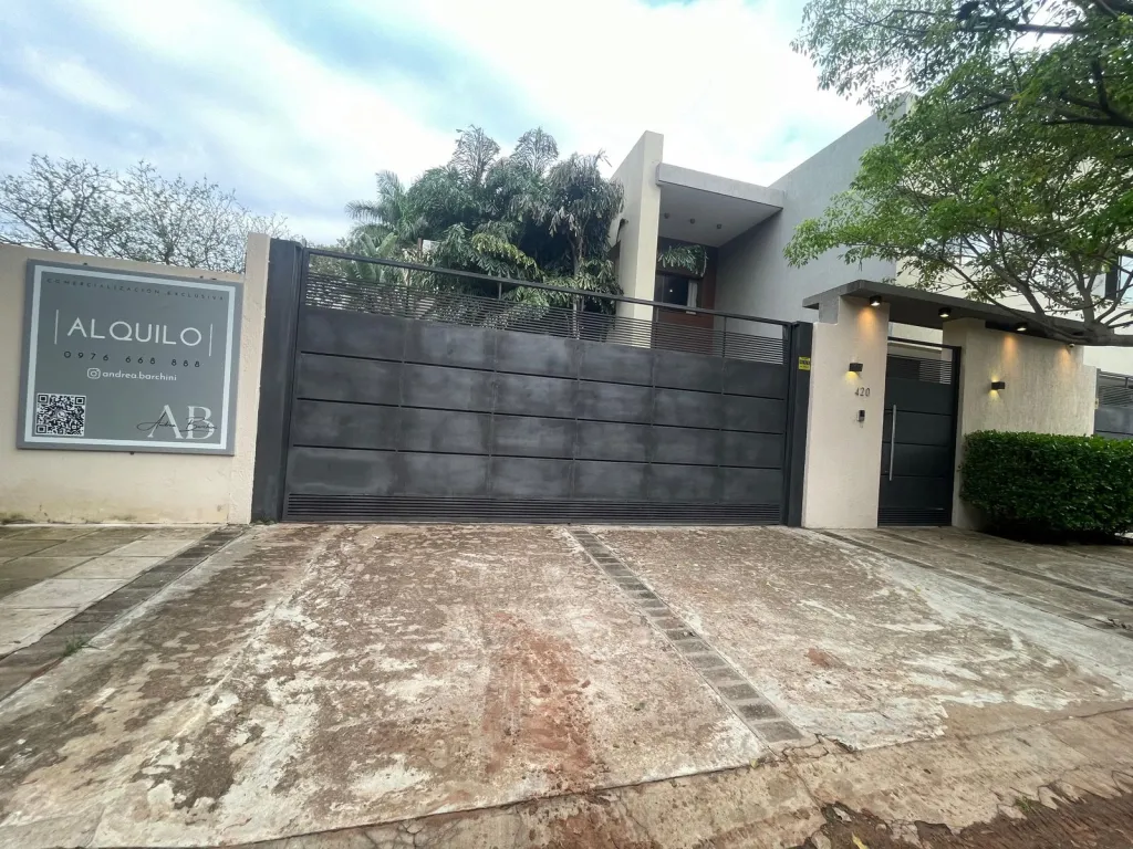 BO MBURUCUYÁ: LUJOSA RESIDENCIA EN ALQUILER,4 SUITES, ESCRITORIO, JARDÍN, PISCINA. — foto 2