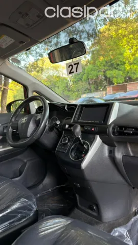 Toyota Wish 2011 — foto 7