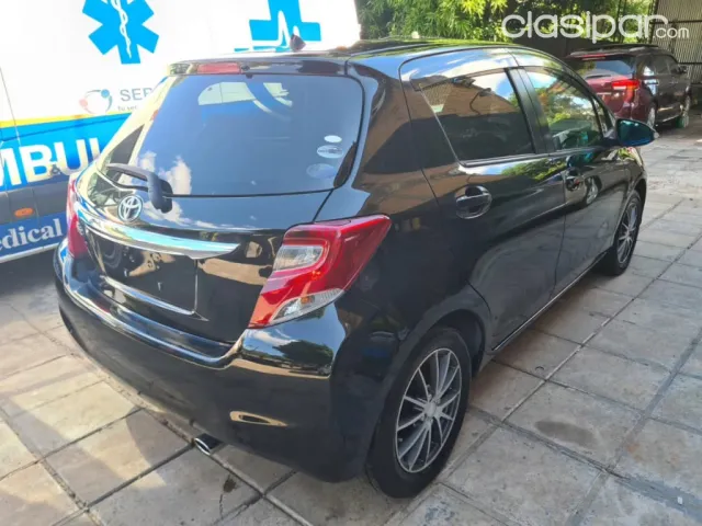Toyota Vitz 2015 — foto 7