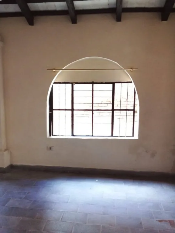 VENTA DE CASA CON 2 DEPARTAMENTOS – IDEAL VIVIENDA y OFICINA estado moderado Información d — foto 2