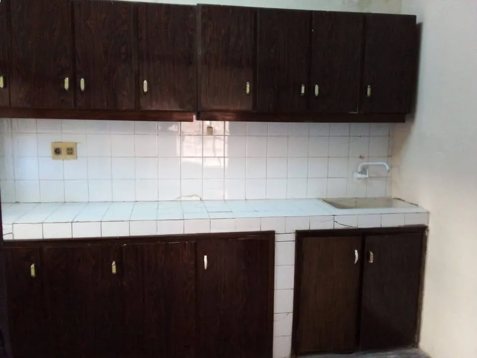 VENTA DE CASA CON 2 DEPARTAMENTOS – IDEAL VIVIENDA y OFICINA estado moderado Información d — foto 3