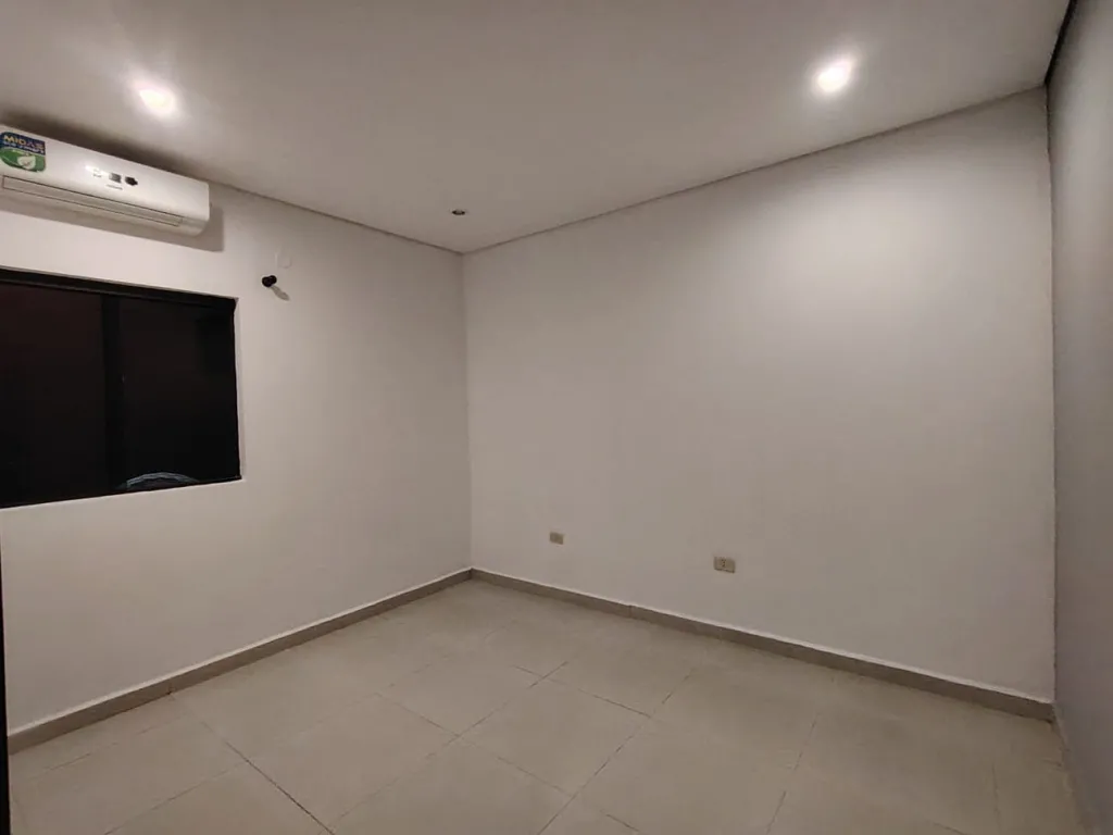 *Alquilo Hermosa Residencia Zona Shopping Mariano COD 6557* — foto 2