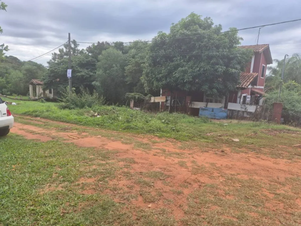 VENDO AMPLIO TERRENO EN LOMA MERLO LUQUE — foto 2