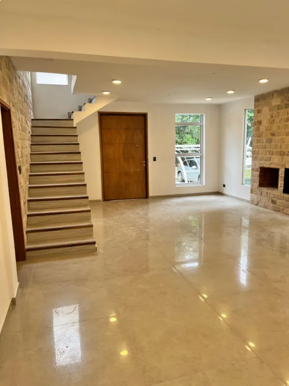 Vendo Exclusiva Residencia a estrenar en Paseo Lomas Verdes del YACHT — foto 2