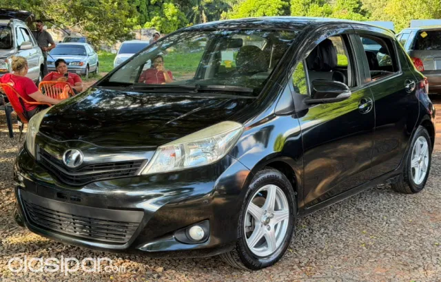 Toyota Vitz 2012 — foto 3