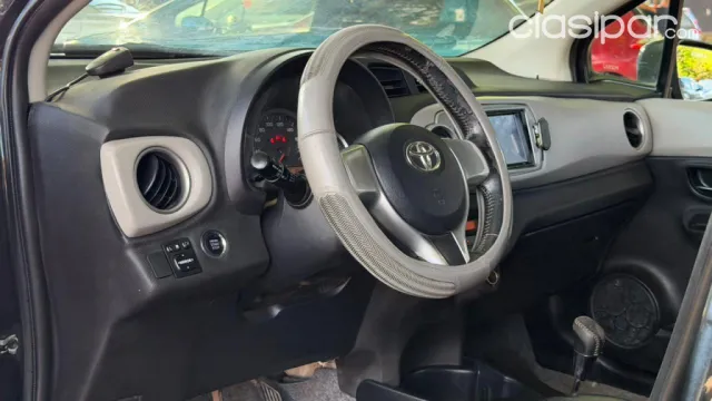 Toyota Vitz 2012 — foto 4