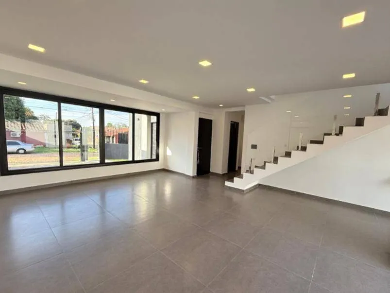 ALQUILO DUPLEX ESTILO MINIMALISTA 3 DORMITORIOS EN LUQUE ZONA LAURELTY — foto 2