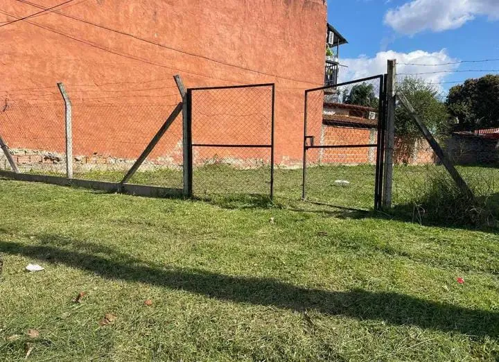 VENDO TERRENO EN ZONA TOP FERNANDO DE LA MORA — foto 2