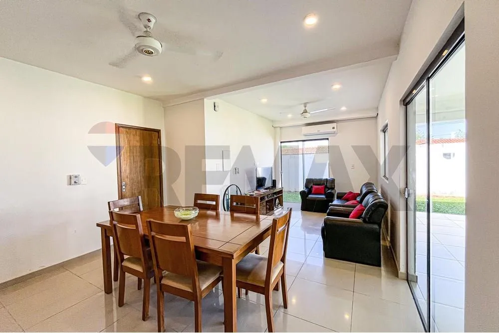 Casa - Venta - Luque, Central, Paraguay — foto 2