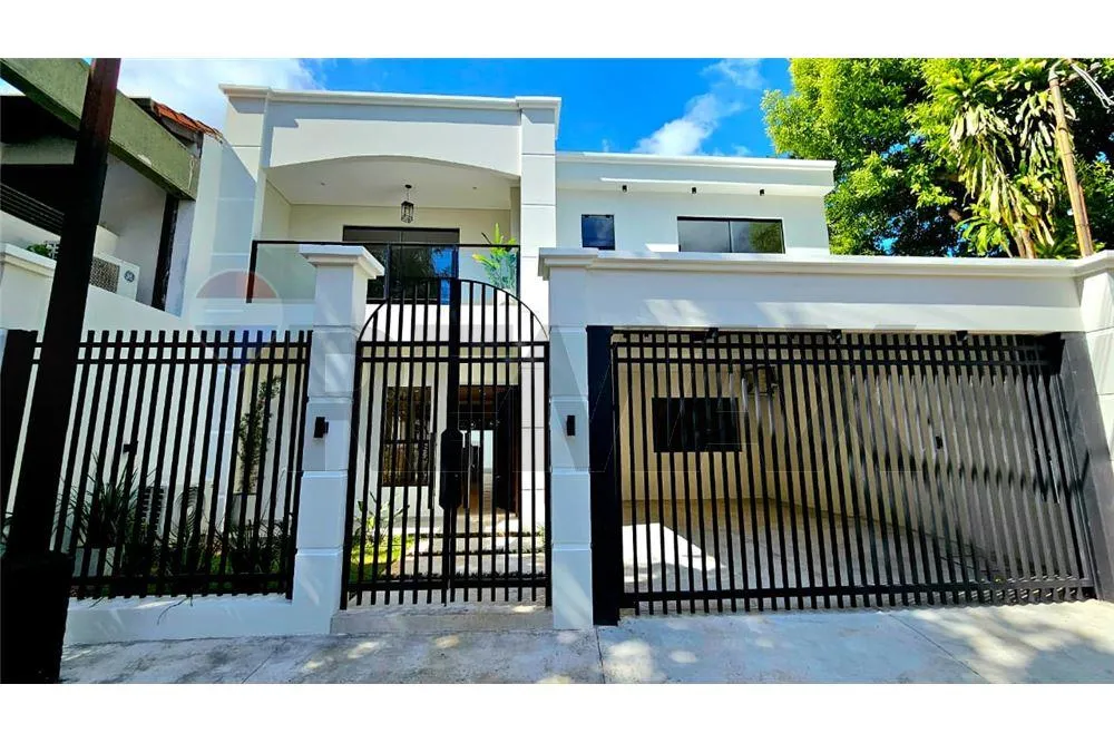 EXCLUSIVA RESIDENCIA DE 4 DORMITORIOS EN EL BARRIO CERRRADO ARANJUEZ – SAN VICENTE — foto 2