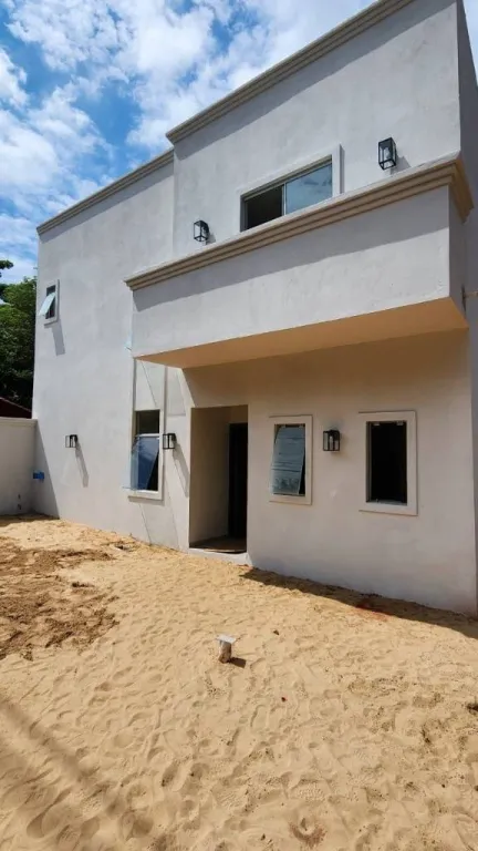 VENDO DUPLEX A ESTRENAR 3 DORMITORIOS EN LAMBARE ZONA YACHT — foto 2