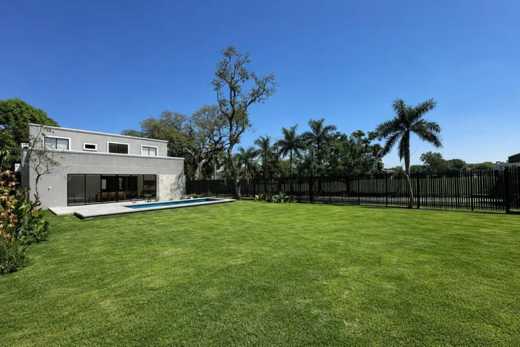 VENDO CASA EN LAMBARE ZONA YACHT COD 6402 PRECIO: 580.000 USD — foto 2