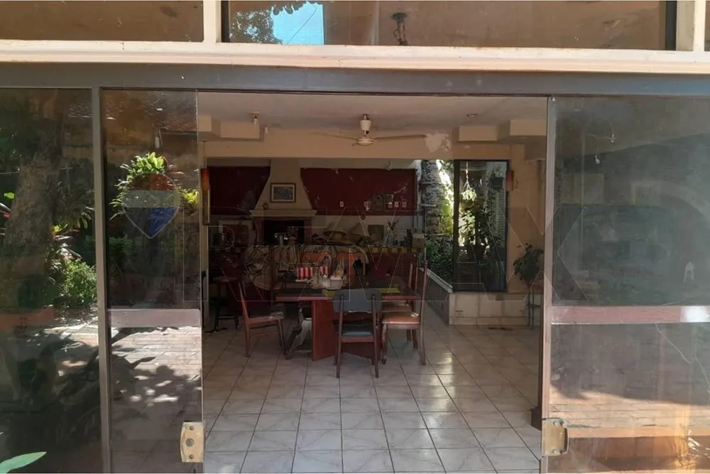 EN VENTA CASA CON DEPARTAMENTO INDEPENDIENTE EN SAJONIA — foto 2