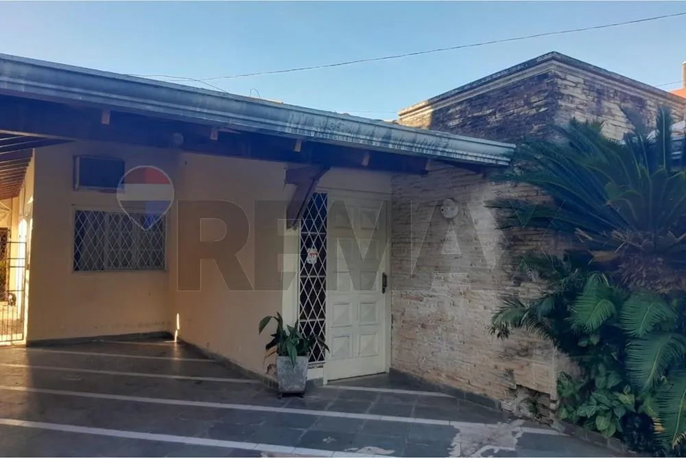 EN VENTA CASA CON DEPARTAMENTO INDEPENDIENTE EN SAJONIA — foto 3
