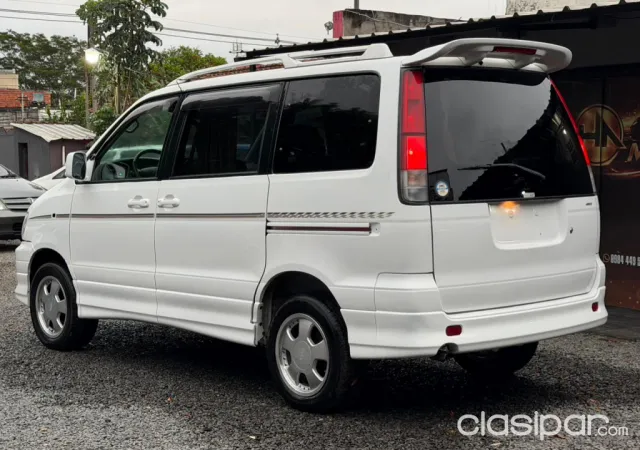 Toyota Noah 2001 - foto 8