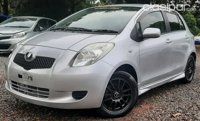 Toyota Vitz 2006 - foto 2
