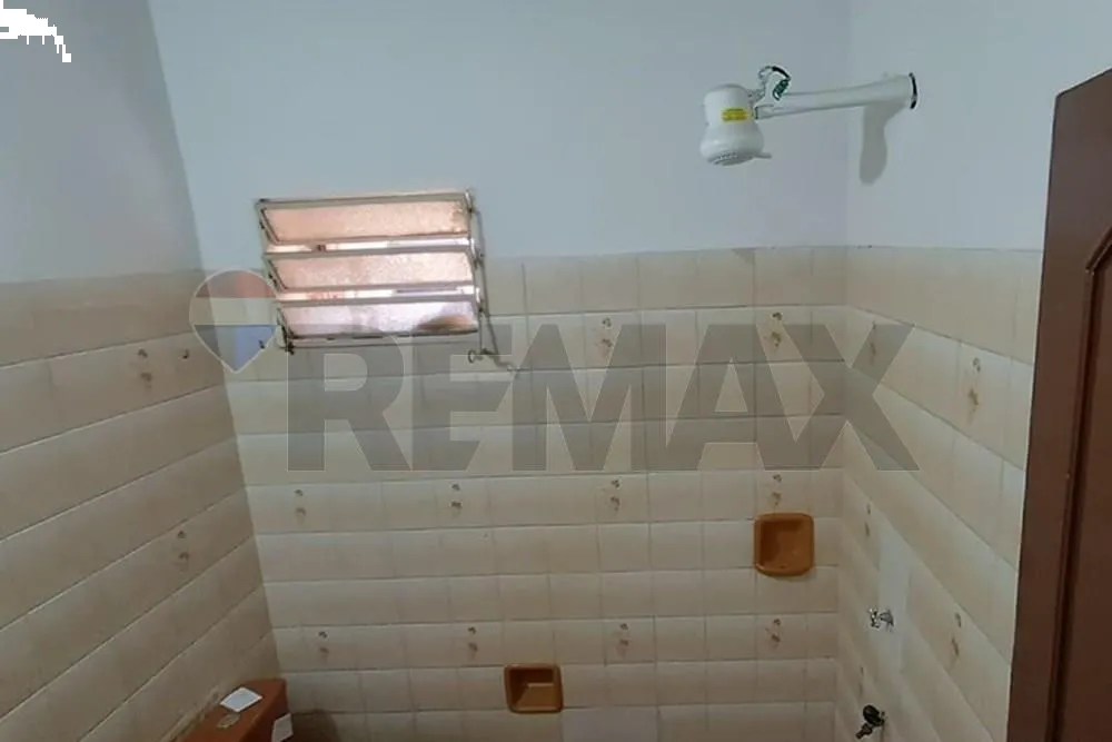 Casa - Alquiler - Luque, Central, Paraguay — foto 2