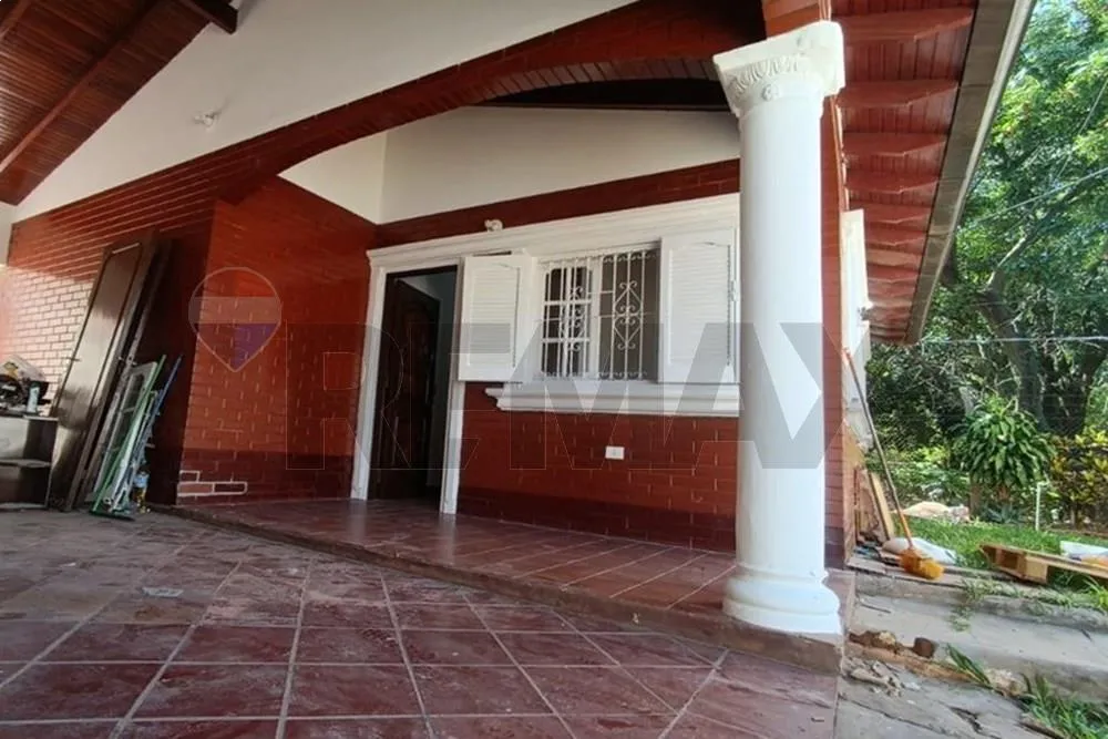 Casa - Alquiler - Luque, Central, Paraguay — foto 3