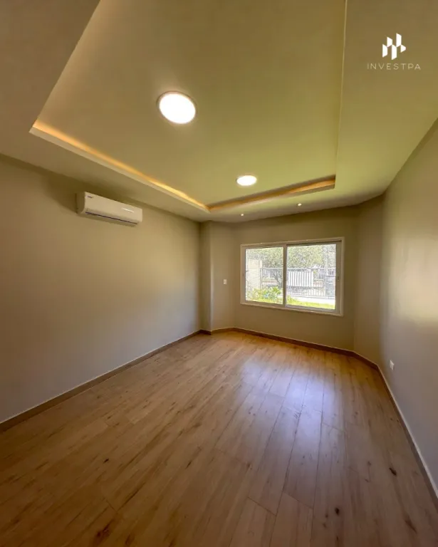 VENDO A ESTRENAR EXCLUSIVA CASA A METROS DEL YACHT...!!! — foto 2