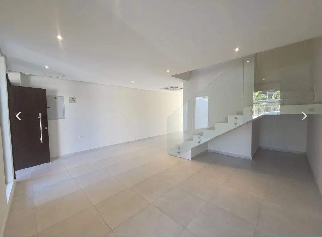 Alquilo Duplex a Estrenar con piscina. Bo Ycua Sati‼️ — foto 2