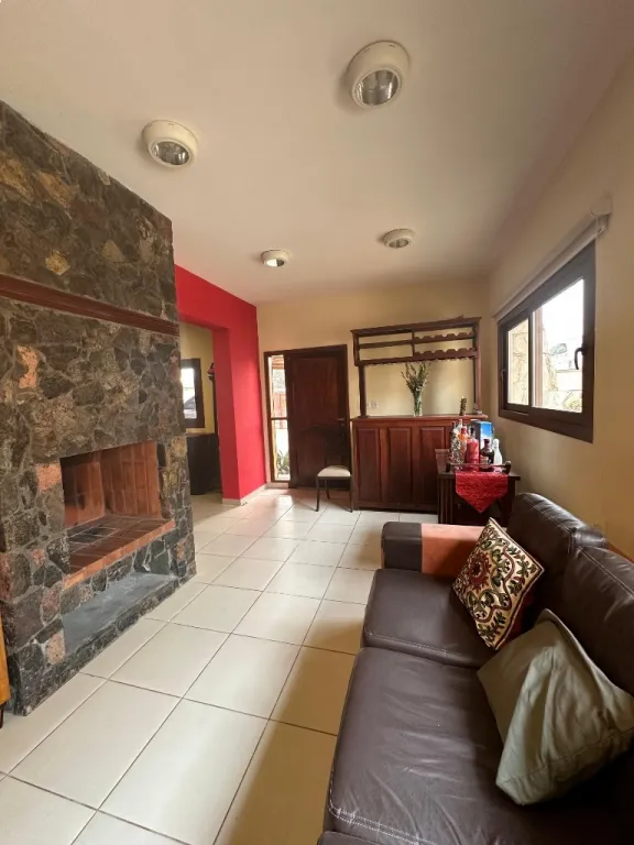 VENDO CASA EN FERNANDO DE LA MORA ZONA NORTE CON PISCINA Y GENERADOR — foto 3