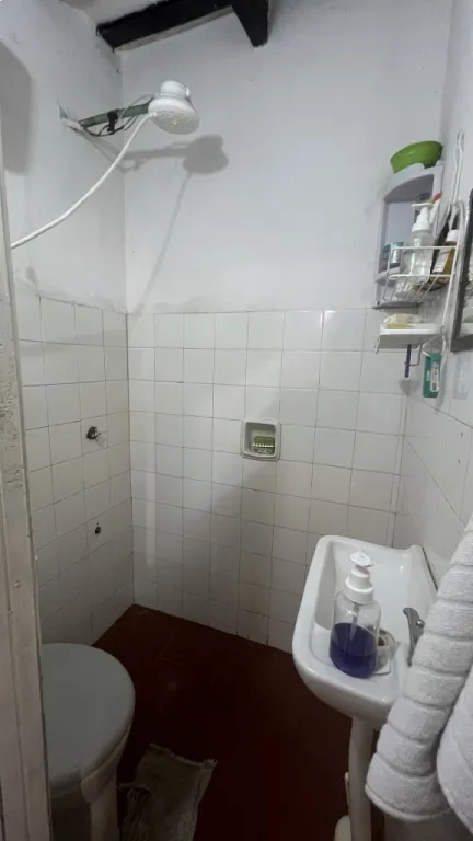 Casa en Venta en el Barrio Pinoza, a Pasos de Importantes Avenidas — foto 3