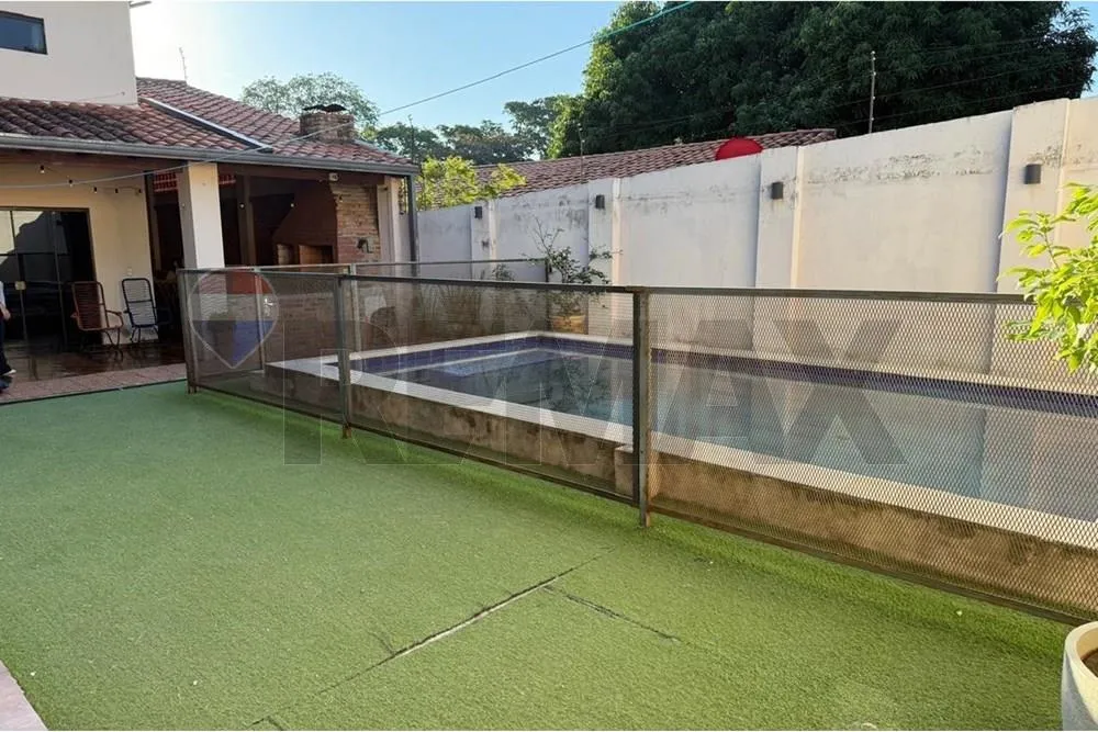 CASA CON PISCINA EN LAMBARÉ — foto 2