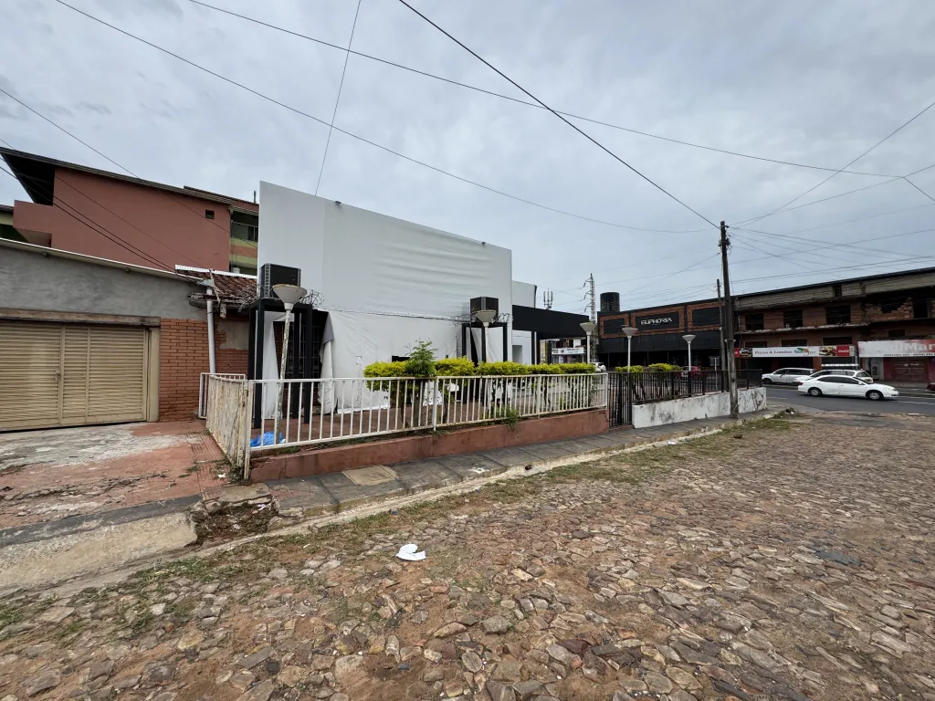 VENDO LOCAL COMERCIAL CON RENTA ACTIVA SOBRE ACCESO SUR (ESQUINA) — foto 3