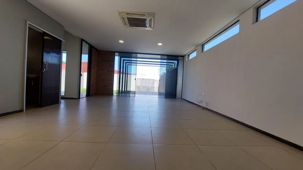 EN VENTA CASA EN LUQUE — foto 3