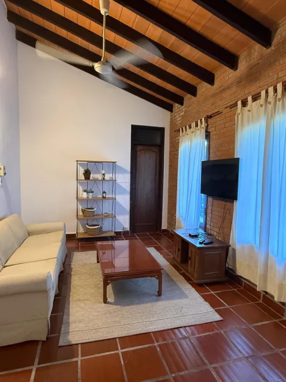 Se Alquila Casa de 1 Dormitorio, en barrio Ycua Sati. Amoblada y equipada — foto 2
