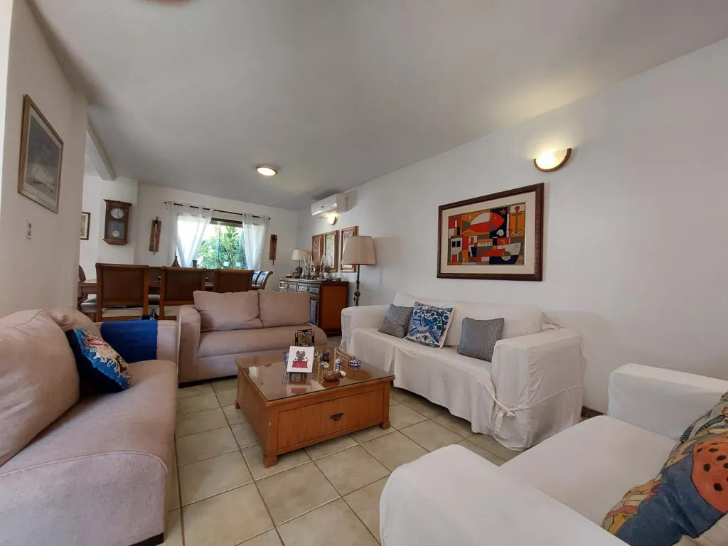 VENDO CASA CON PISCINA EN FERNANDO DE LA MORA ZONA NORTE!! — foto 2